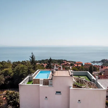 Lui With Rooftop Swimming Pool * Ičići
